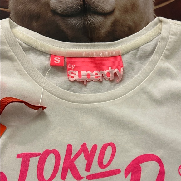 Superdry Women's Tee with Pink Tokyo Graphic - Picture 3 of 7